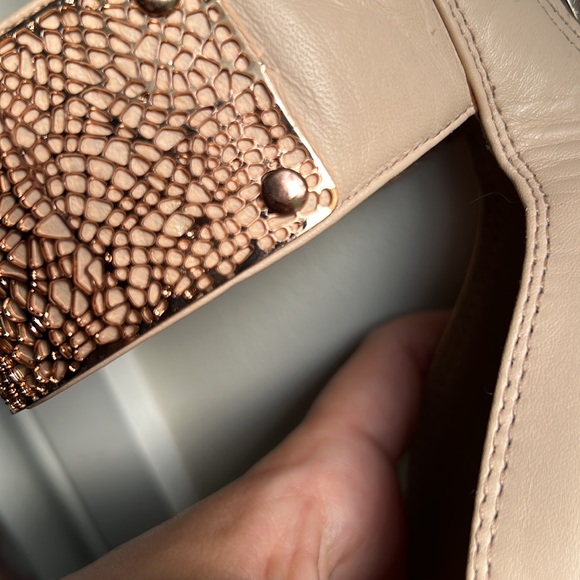 Max Azria heels 7.5 - Picture 10 of 13